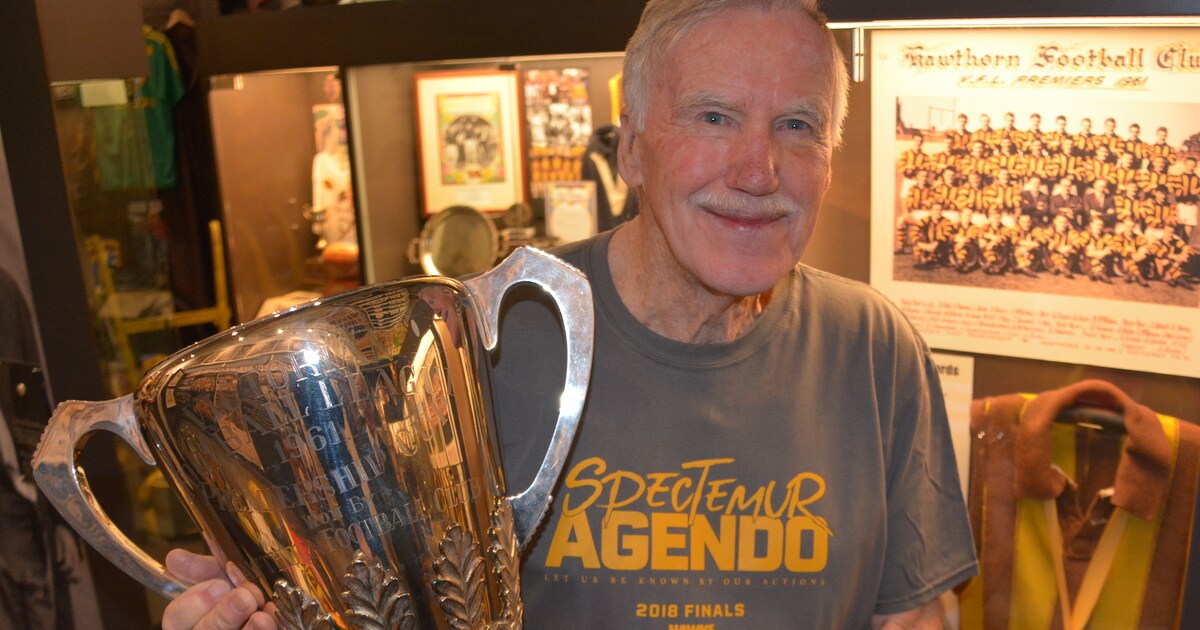 Spectemur Agendo, Garry Young