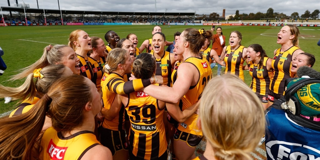 Hawks win first game of the season in thrilling style - Vimarsana News