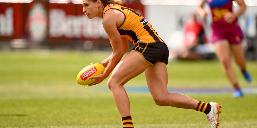Hawks recognised for Team of the Week, Mark and Goal of the Year - Vimarsana News