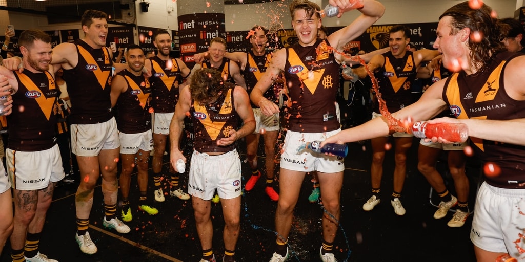 Hawks hold on for huge win over the Dogs - Vimarsana News