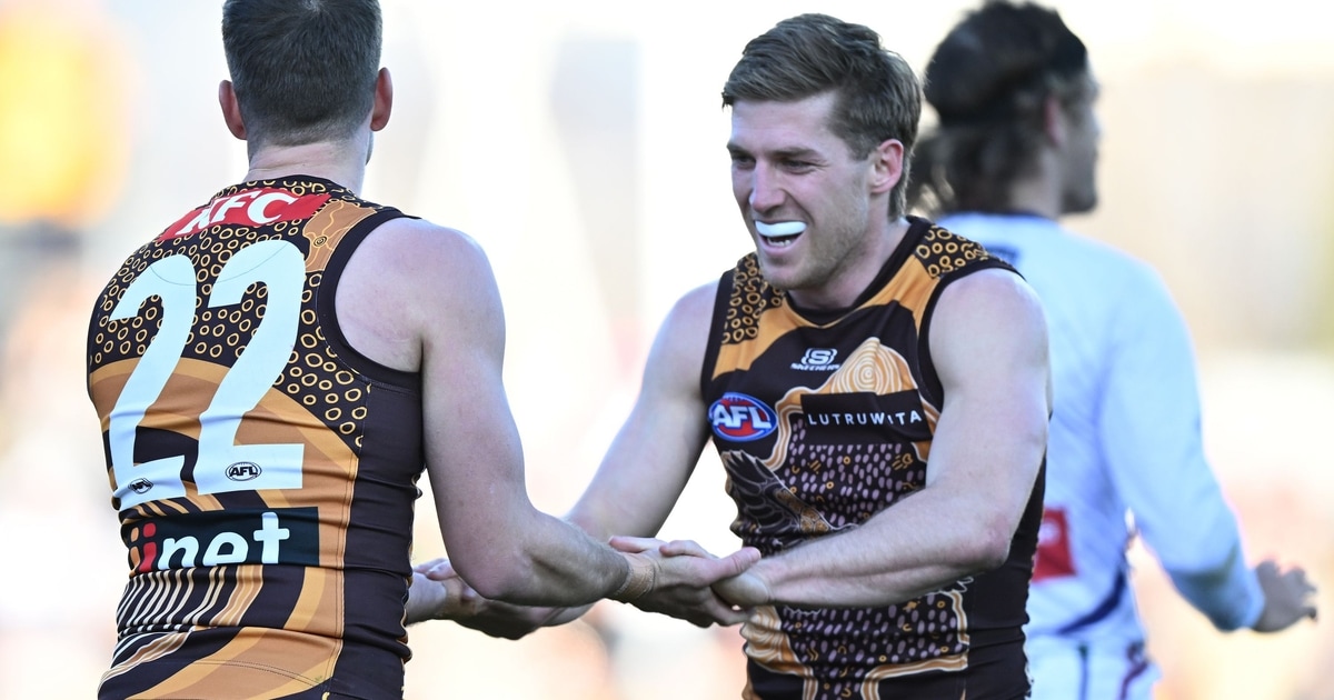 Footy Flashbacks: Two magnificent milestones